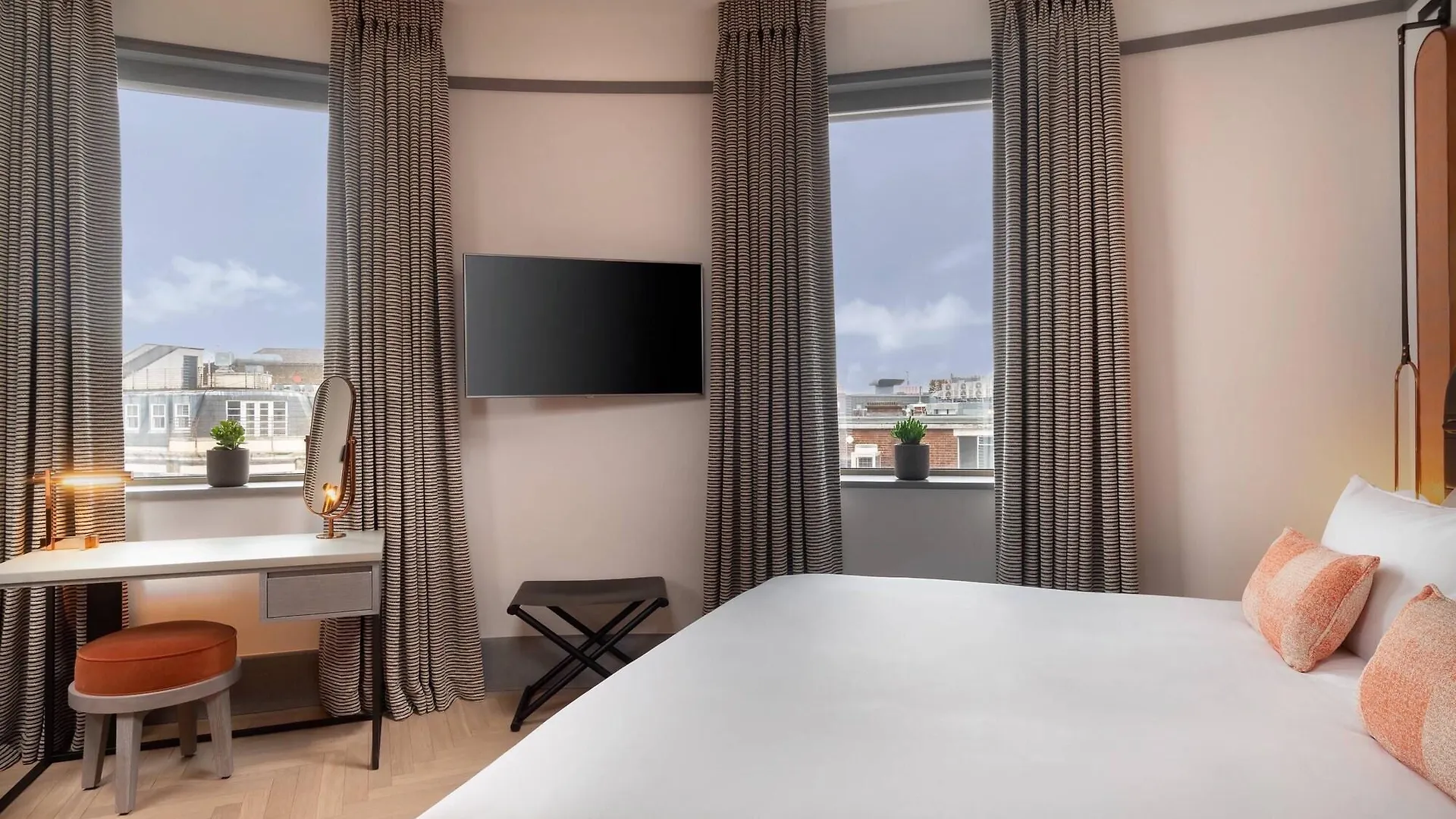Hart Shoreditch Hotel London, Curio Collection By Hilton London