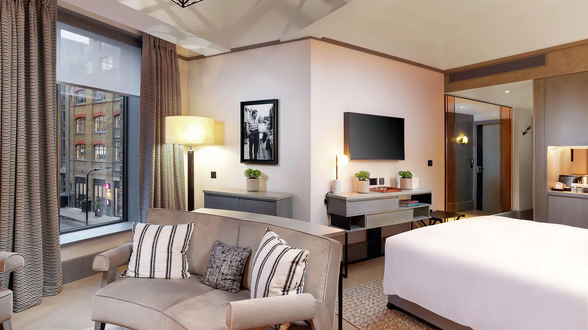 Hart Shoreditch Hotel London, Curio Collection By Hilton 4*, London Großbritannien