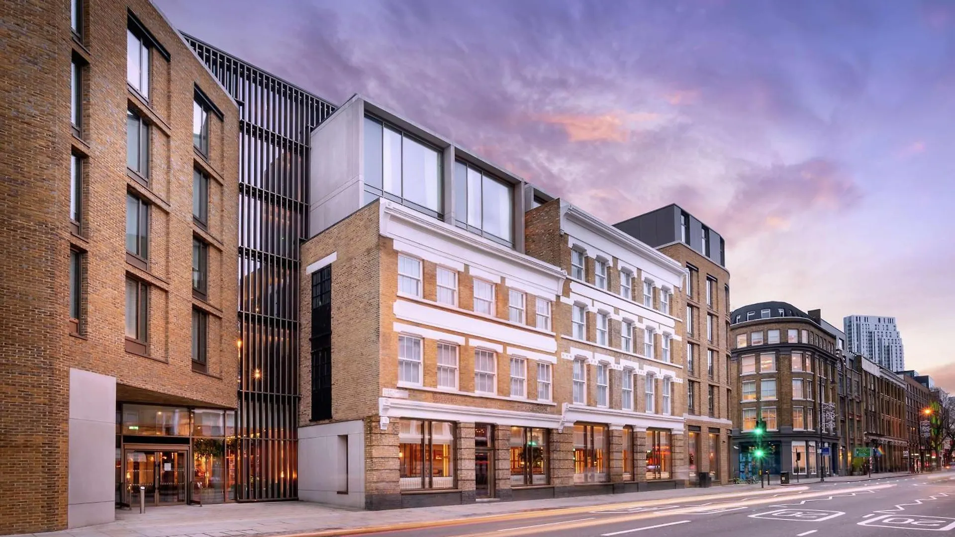 Hart Shoreditch Hotel London, Curio Collection By Hilton location